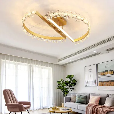 Kristallen bloemplafondlamp in de Scandinavische slaapkamer