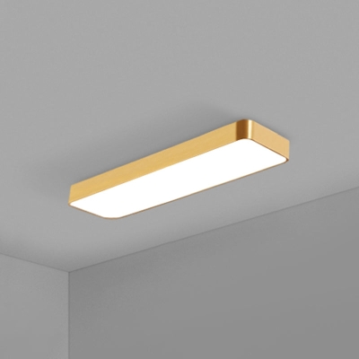 Schlichte LED-Deckenleuchte aus Metall mit Gold-Finish – ideal für Büros
