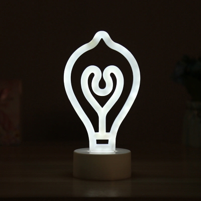 LED-Cartoon-Tischlampe mit Batteriebetrieb und Kunststoffschirm – weiße Glühbirnenform
