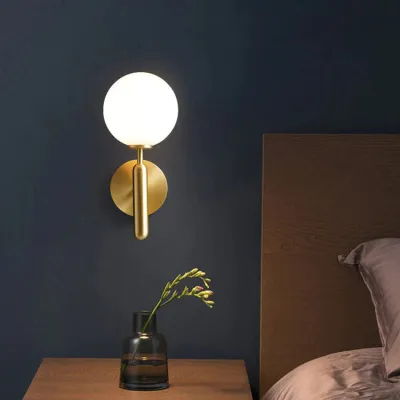 Einfache nordische moderne Schlafzimmer-Nachttischlampe aus Kupfer