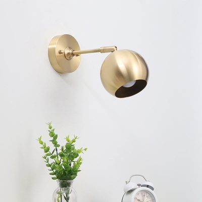 Moderna lampada da parete a LED con cupola in ottone e supporto in metallo - Perfetta per il soggiorno