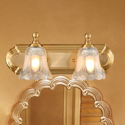 Aplique de tocador estilo vintage con pantalla de vidrio transparente, iluminación de pared dorada para baño - 2/3 opciones de bombilla - 18 pulgadas/24 pulgadas de ancho