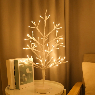 LED-Tischlampe im nordischen Stil: Nachttischleuchte aus Kunststoffbaum für Schlafzimmer