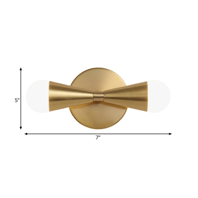 Lampada da parete moderna in metallo dal design svasato, ideale per soggiorno, finitura ottone, 2 luci