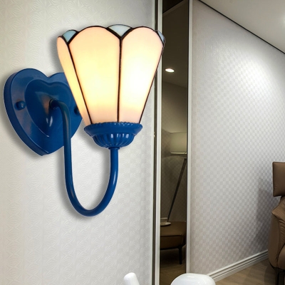 Lily gebrandschilderd glas wandmontage licht - Tiffany stijl schansverlichting voor gang - wit/blauw/antiek messing afwerking