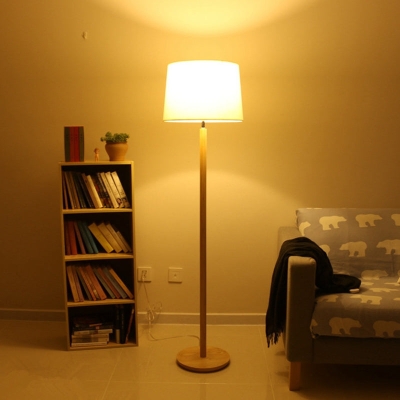 Lámpara de pie Simplicity Drum Sala de estudio de 1 luz en tela de madera
