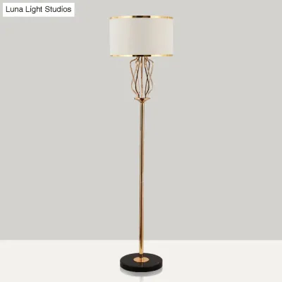 Classic Style Round Fabric Floor Lamp with 1 Head, Brass Finish – Ideal for Living Room Lighting