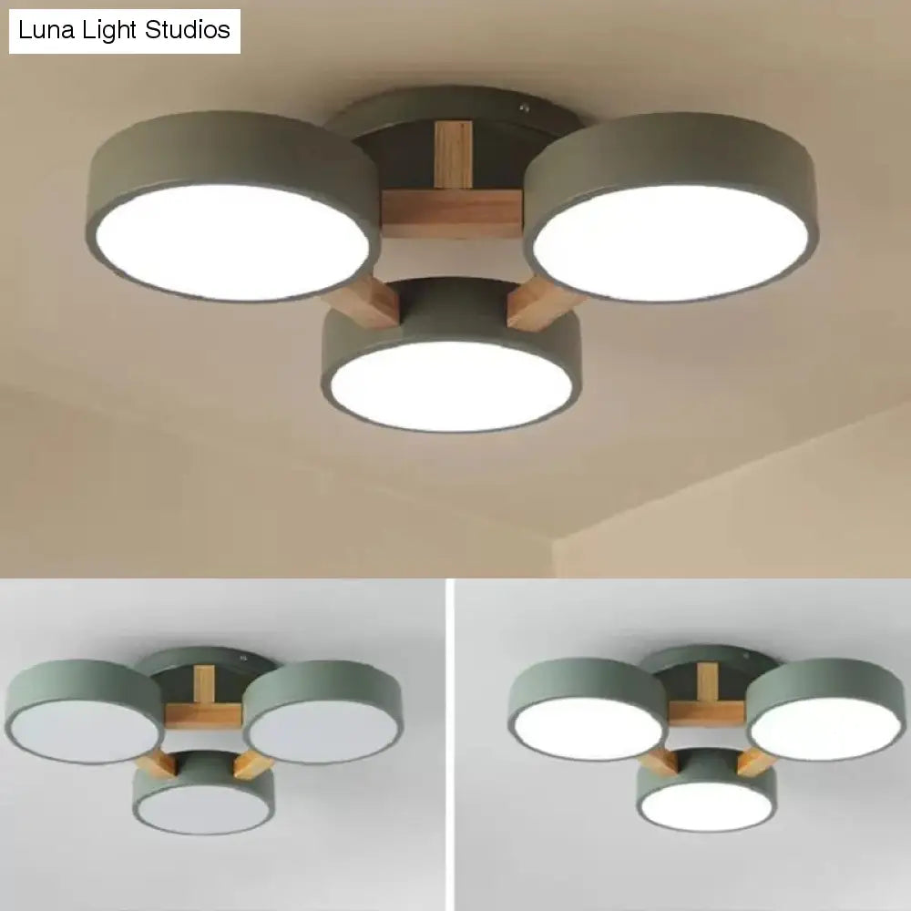 Lampa sufitowa Macaron Loft do montażu półpodtynkowego – metalowa oprawa bębnowa z 3 głowicami do salonów