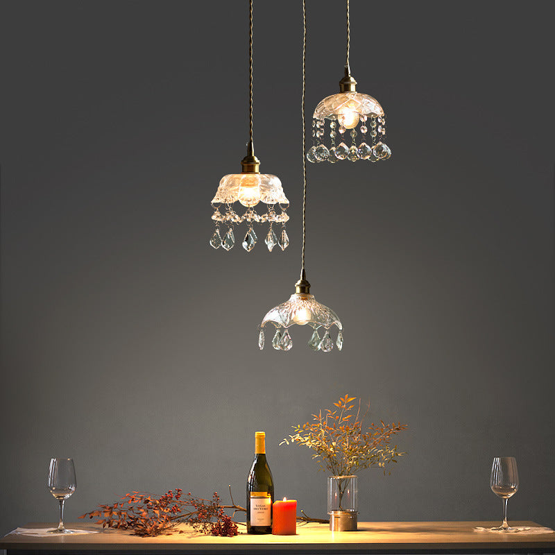 Lampa wisząca z przezroczystego szkła w kształcie kwiatu w stylu vintage z kryształkami w kształcie łezki