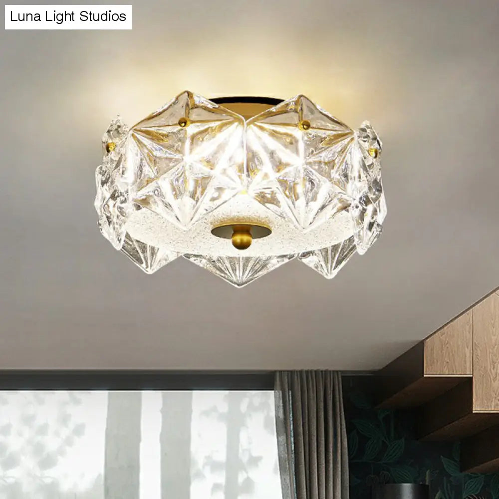 Modernità cristallina: plafoniera LED rotonda da incasso con design in cristallo esagonale per il soggiorno