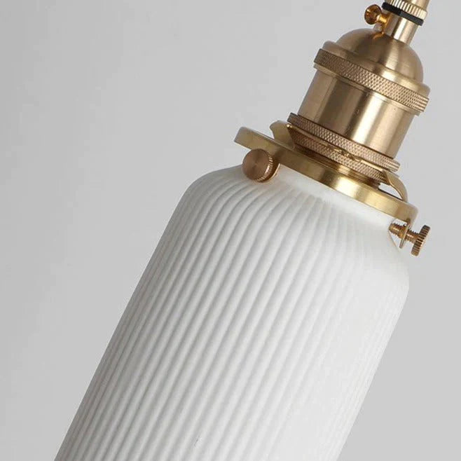 Scandinavische minimalistische slaapkamer nachtkastje badkamer koperen wandlamp