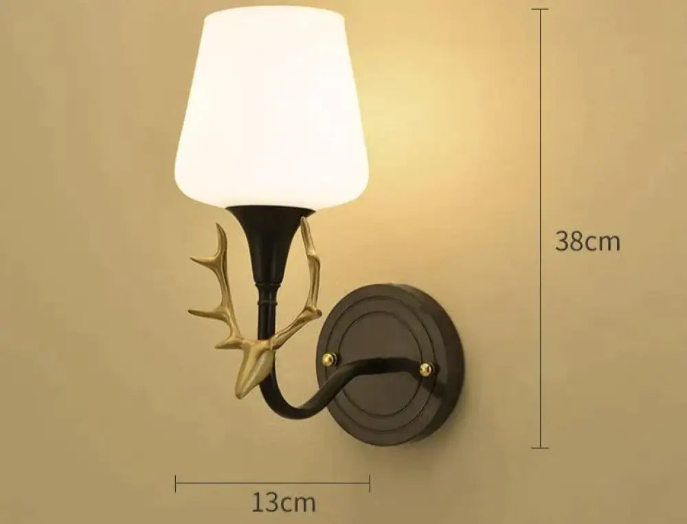 Mooie gewei slaapkamer nachtkastje trap volledig koperen wandlamp