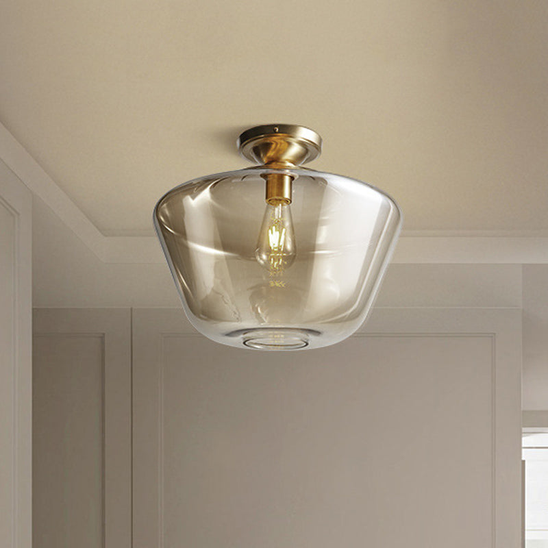 Mid Century Glamour: Mosiężna lampa sufitowa do montażu podtynkowego w kształcie diamentu ze szkła koniakowego – pojedyncza o szerokości 9