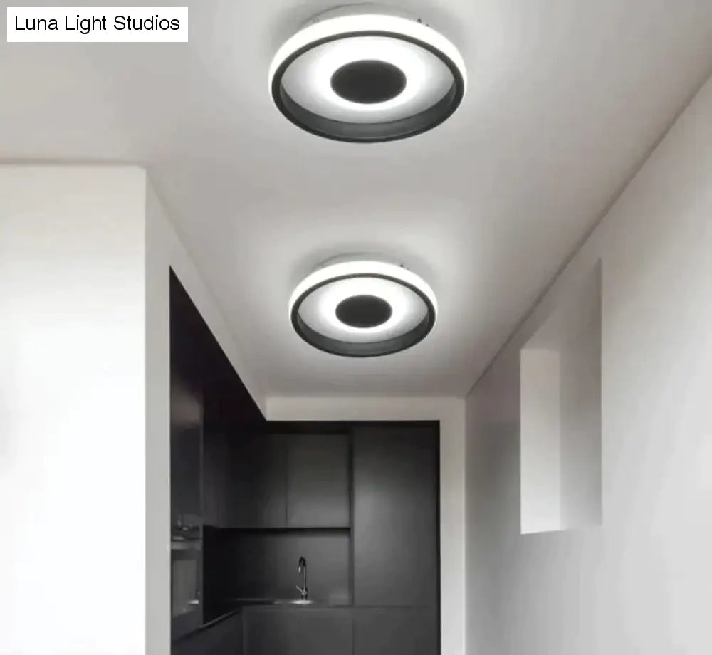 Le plafoniere a led moderne alla moda per l'illuminazione interna del soggiorno della sala studio del corridoio 16-18w