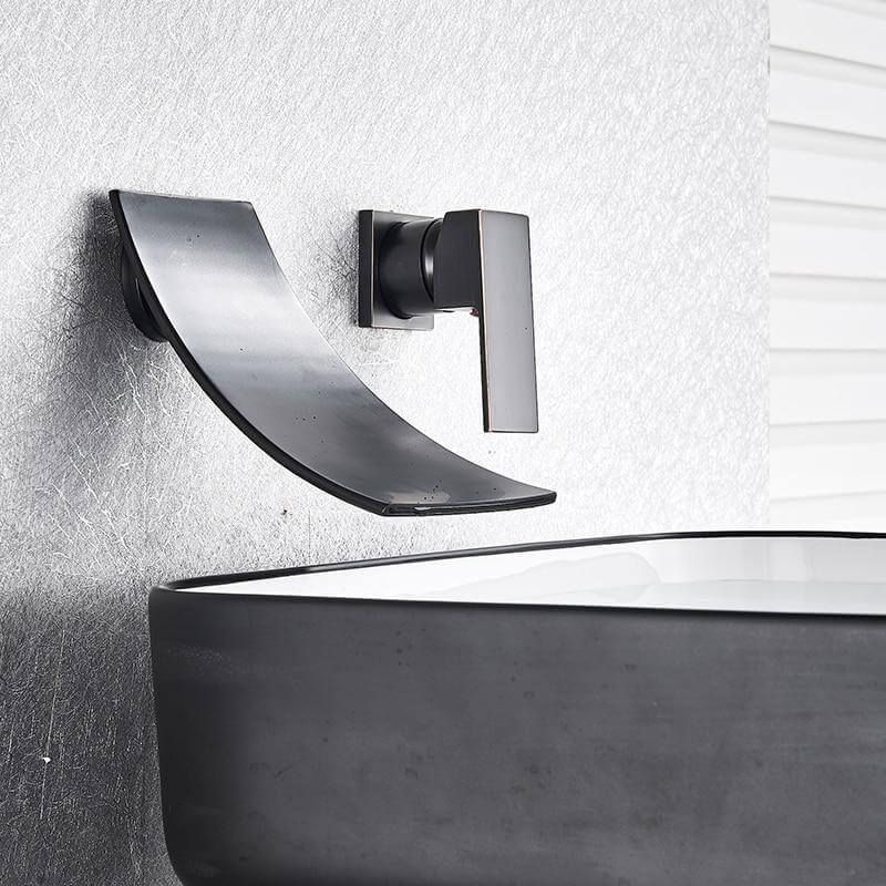 HydroBliss – sygnowana bateria łazienkowa z umywalką typu wodospad
