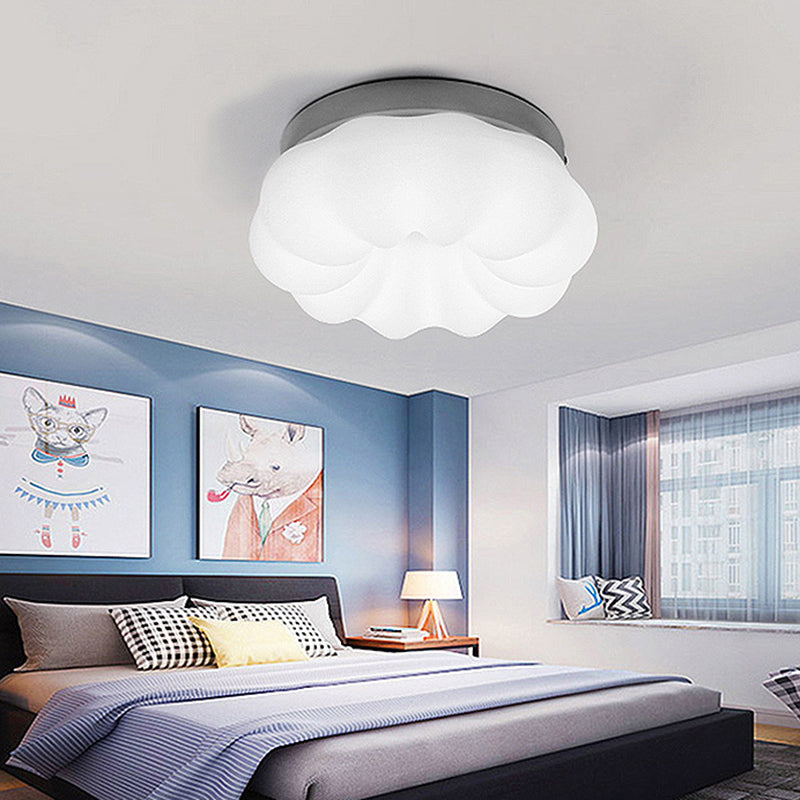 Skurrile Kinderzimmerbeleuchtung: LED-Deckenleuchte Cloud aus Kunststoff in Weiß