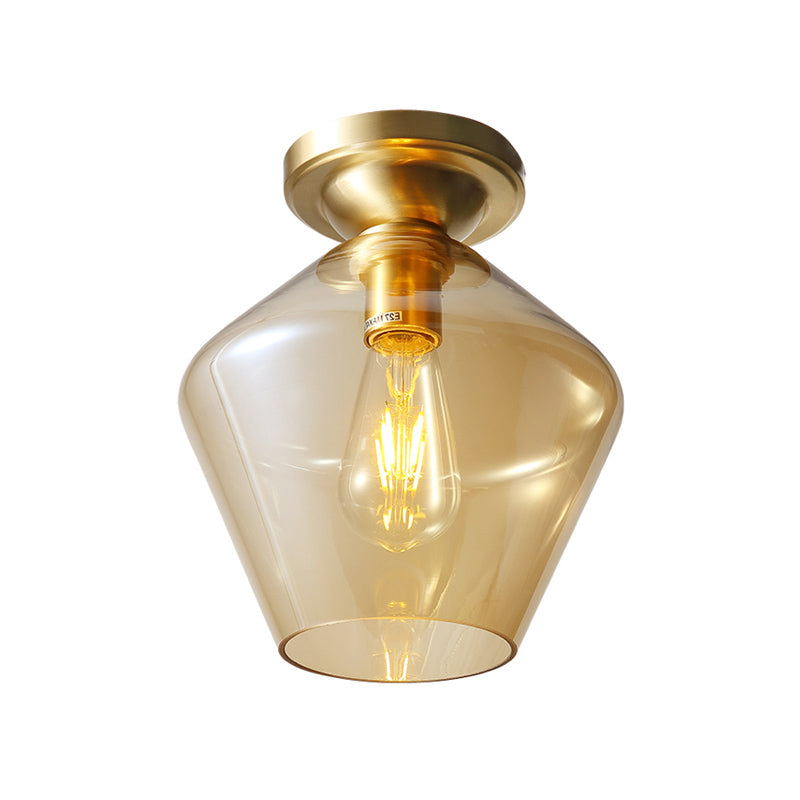 Mid Century Glamour: Mosiężna lampa sufitowa do montażu podtynkowego w kształcie diamentu ze szkła koniakowego – pojedyncza o szerokości 9