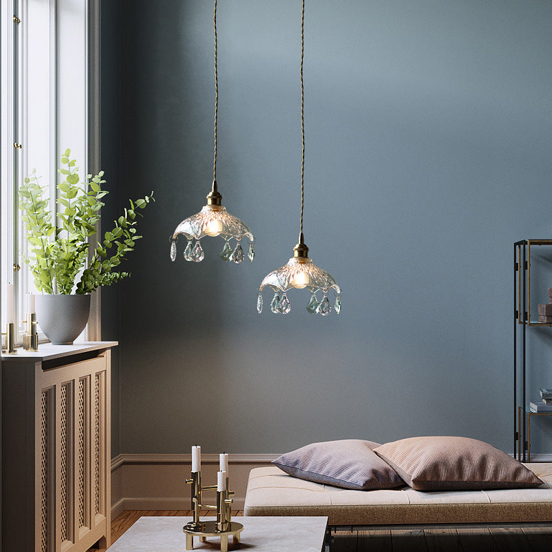 Lampa wisząca z przezroczystego szkła w kształcie kwiatu w stylu vintage z kryształkami w kształcie łezki