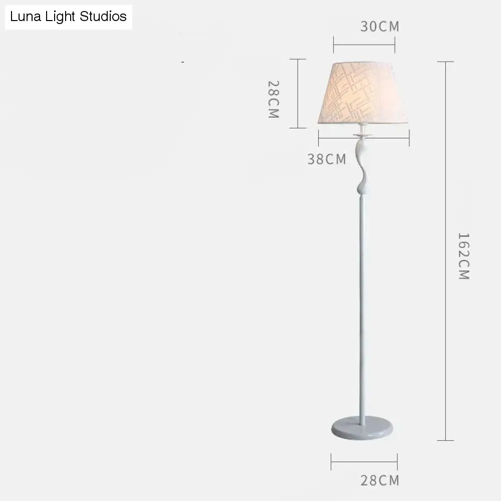 Salon moderne lampadaire créatif chambre étude lampadaire Vertical élégant maison salon lampadaire LED