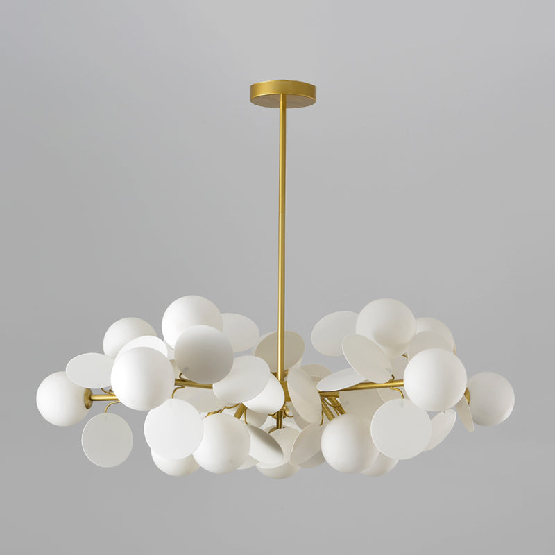 Lámpara de araña con esfera de latón, accesorio de iluminación colgante de vidrio lechoso contemporáneo con decoración multicírculo