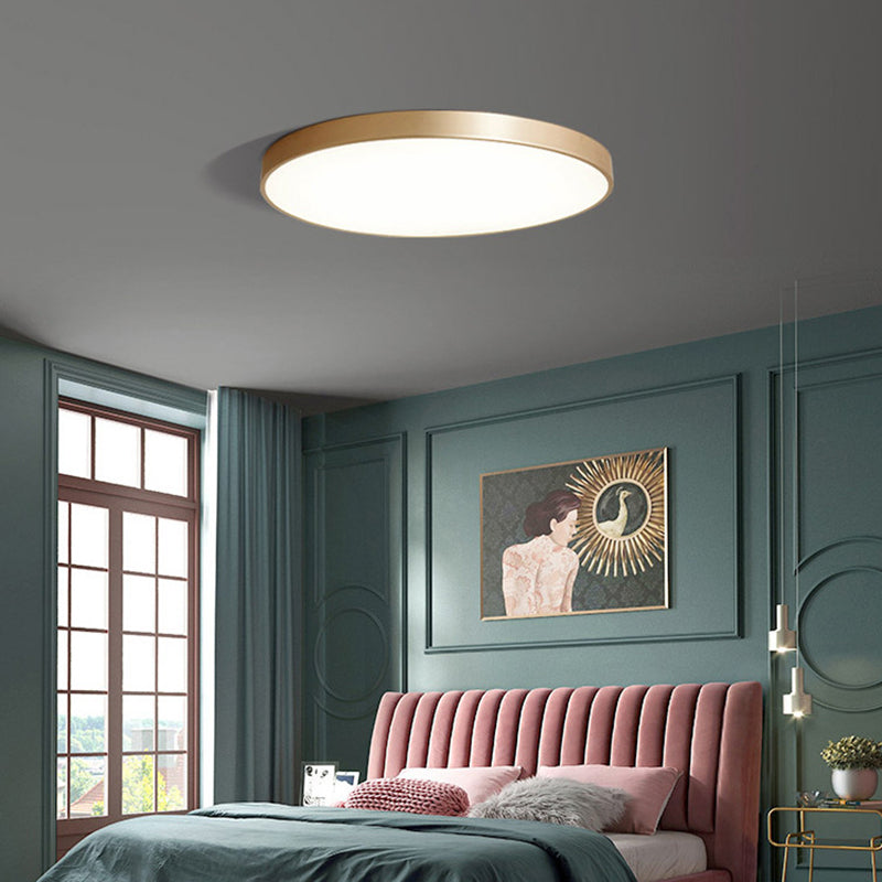 Nowoczesna złota metalowa lampa sufitowa LED do montażu podtynkowego do oświetlenia sypialni