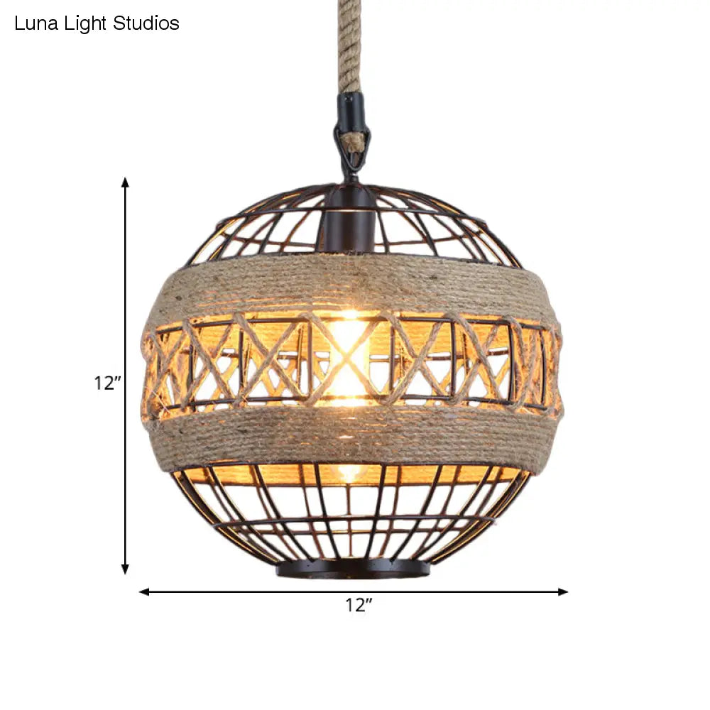 Lampa wisząca sferyczna w rustykalnym stylu industrialnym w kolorze czarnym