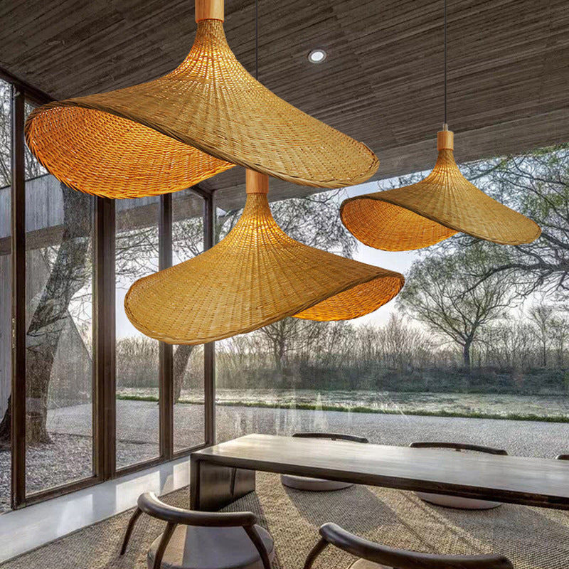 Kit lampada a sospensione a forma di cappello di paglia beige Lampada a sospensione da soffitto in rattan asiatico a 1 luce per tavolo da pranzo