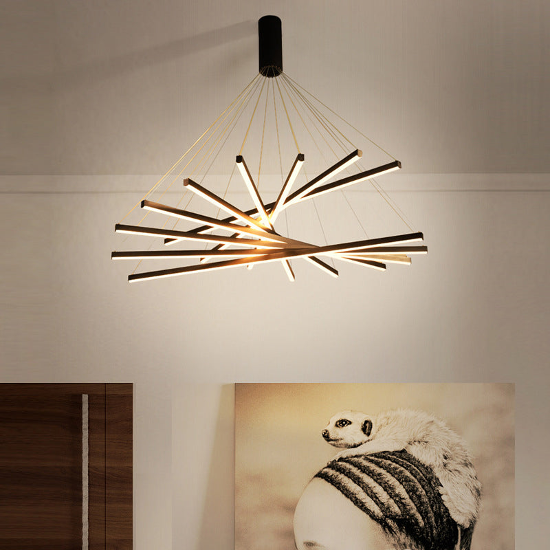 Żyrandol LED Black Sticks Nowość Minimalistyczna metalowa lampa wisząca do holu
