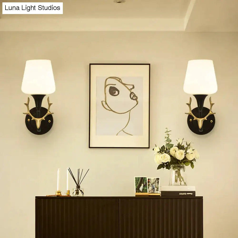 Mooie gewei slaapkamer nachtkastje trap volledig koperen wandlamp