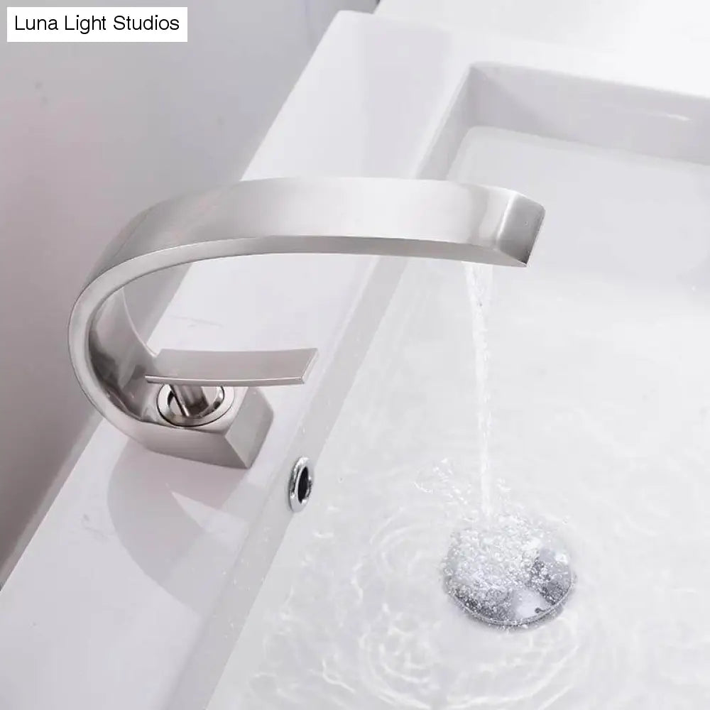 HydroBliss - Robinet de salle de bain à col de grue