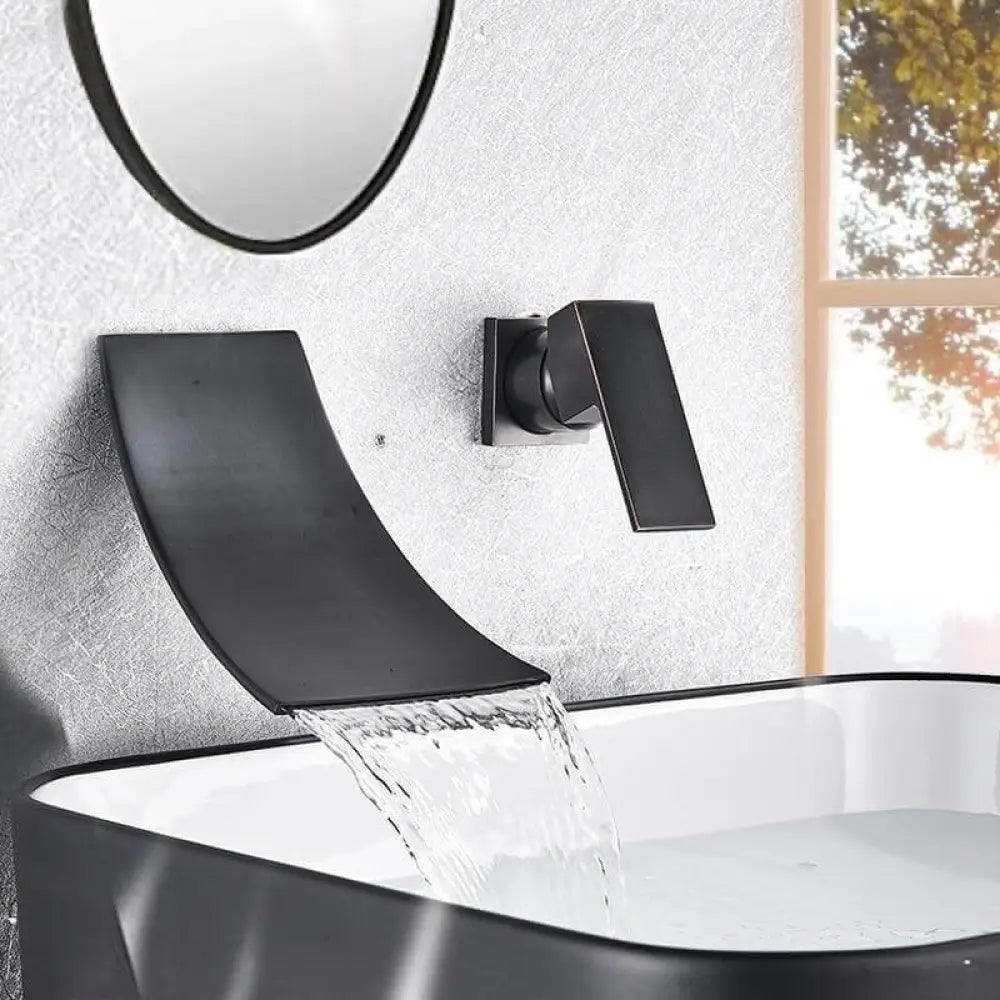 HydroBliss – sygnowana bateria łazienkowa z umywalką typu wodospad