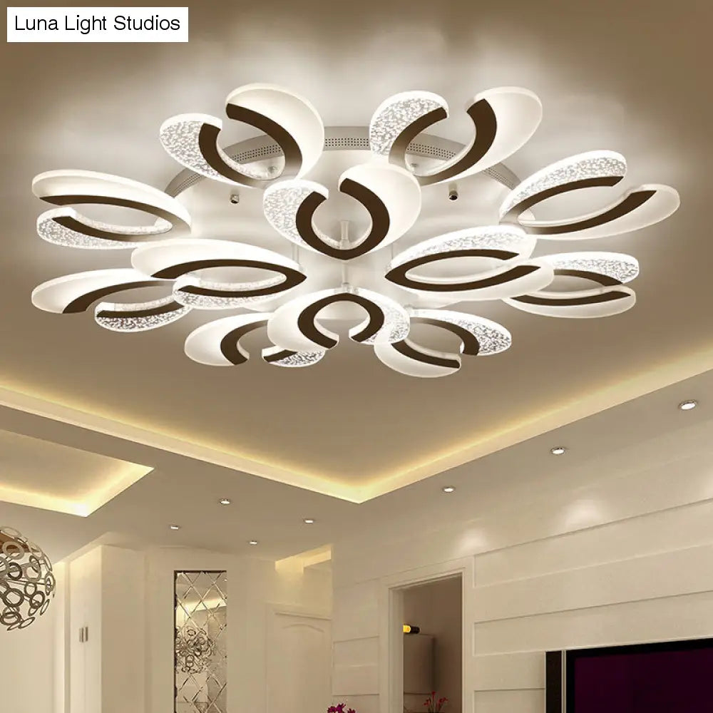 Minimalistische weiße Blumen-LED-Acryl-Unterputzleuchte für die Wohnzimmerdecke