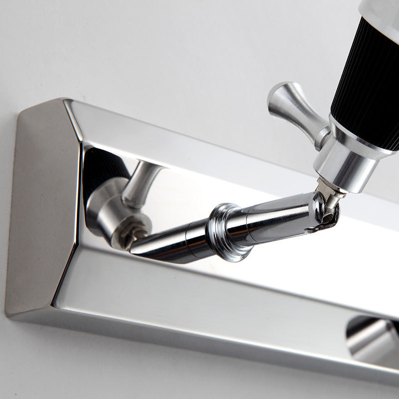 Lámpara de tocador cónica modernista: lámpara de pared para baño de 2/3 luces en aluminio con iluminación blanca cálida