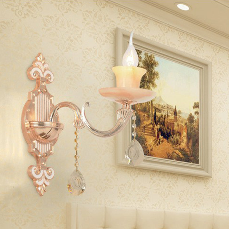 Klassische beige Kerzenwandleuchte mit Kunstjadeglas – Schlafzimmerbeleuchtung