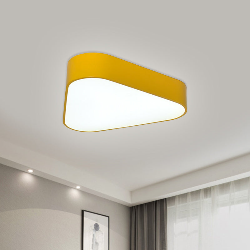 Dreiecksspaß: LED-Unterputzleuchte aus Acryl für Kinder in Weiß/Gelb/Violett für deckennahe Beleuchtung