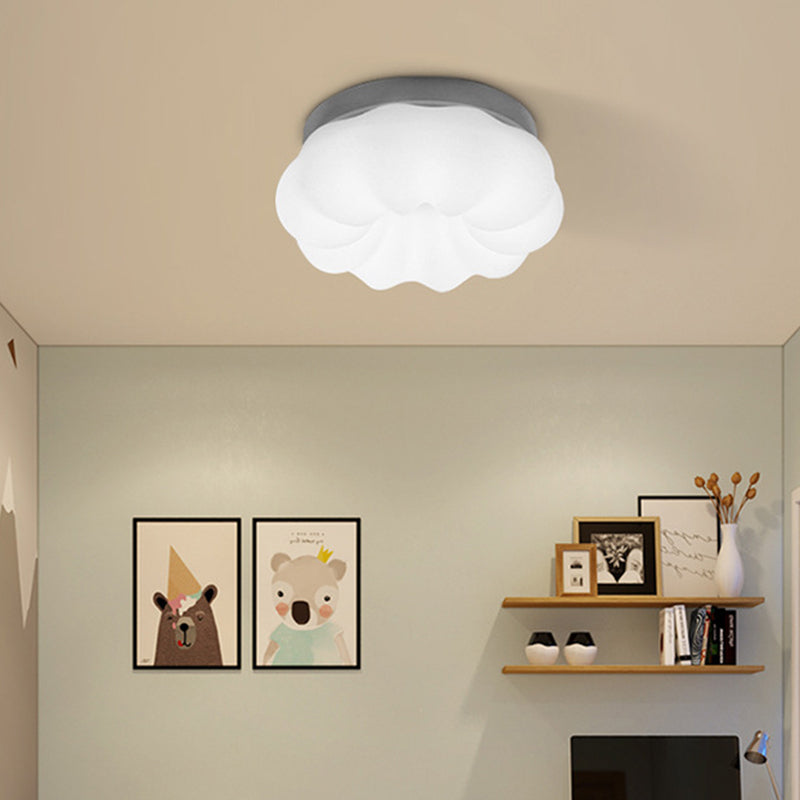Skurrile Kinderzimmerbeleuchtung: LED-Deckenleuchte Cloud aus Kunststoff in Weiß