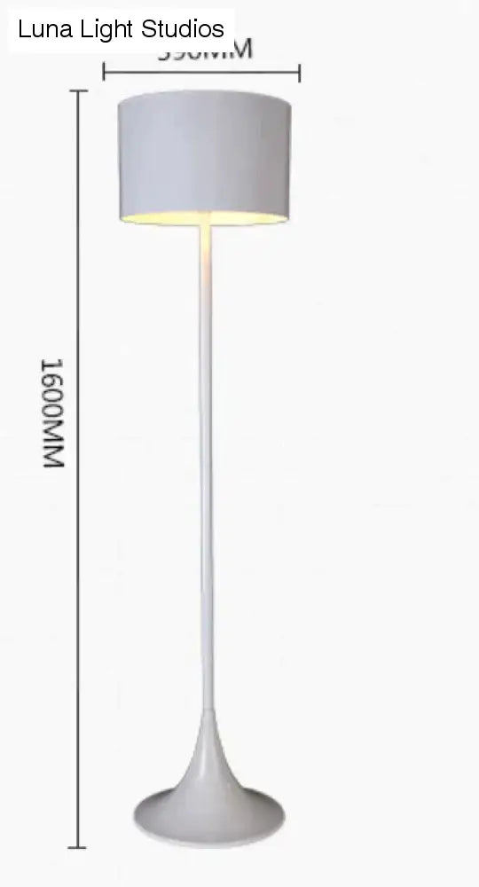 Lampada da terra per gentiluomo Creativo semplice soggiorno Comodino per hotel Lampada da terra moderna in ferro Lampada da notte