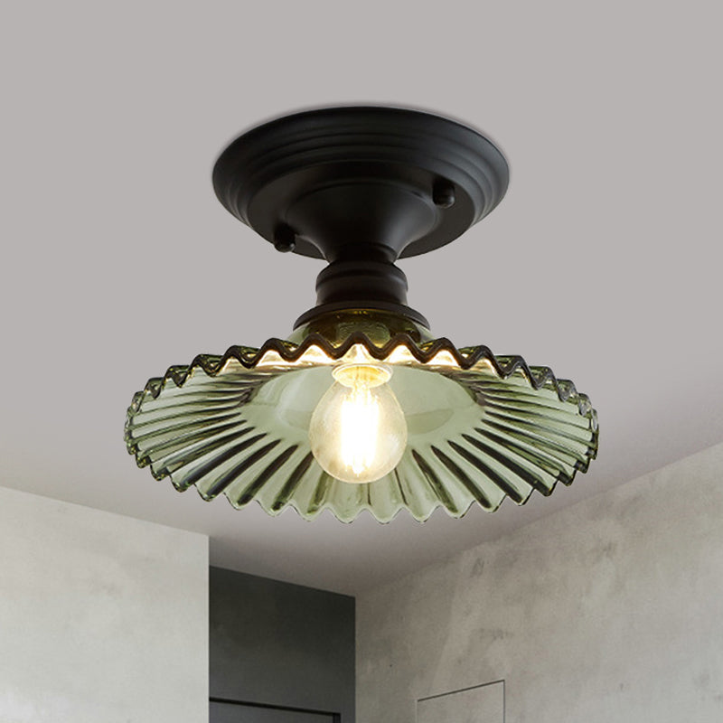 Semi-affleurant industriel festonné – Luminaire à une lumière en verre nervuré transparent/vert pour les espaces intérieurs