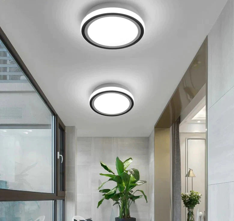 Le plafoniere a led moderne alla moda per l'illuminazione interna del soggiorno della sala studio del corridoio 16-18w
