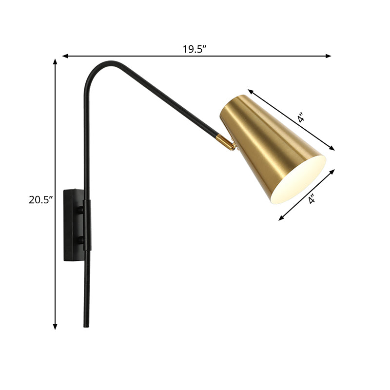 Lampada da parete moderna a cono in ottone per soggiorno