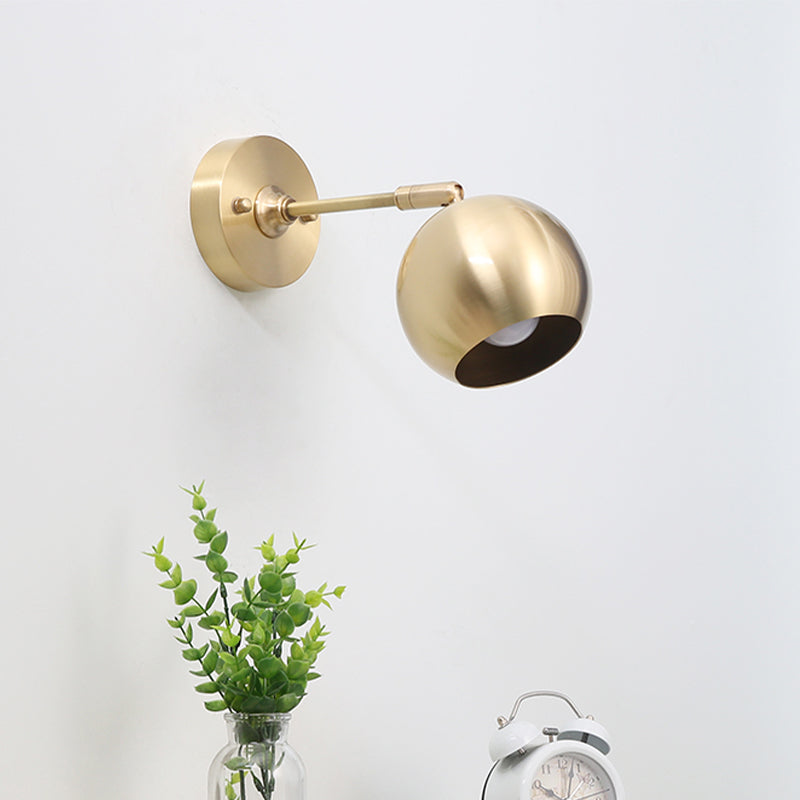 Moderna lampada da parete a LED con cupola in ottone e supporto in metallo - Perfetta per il soggiorno