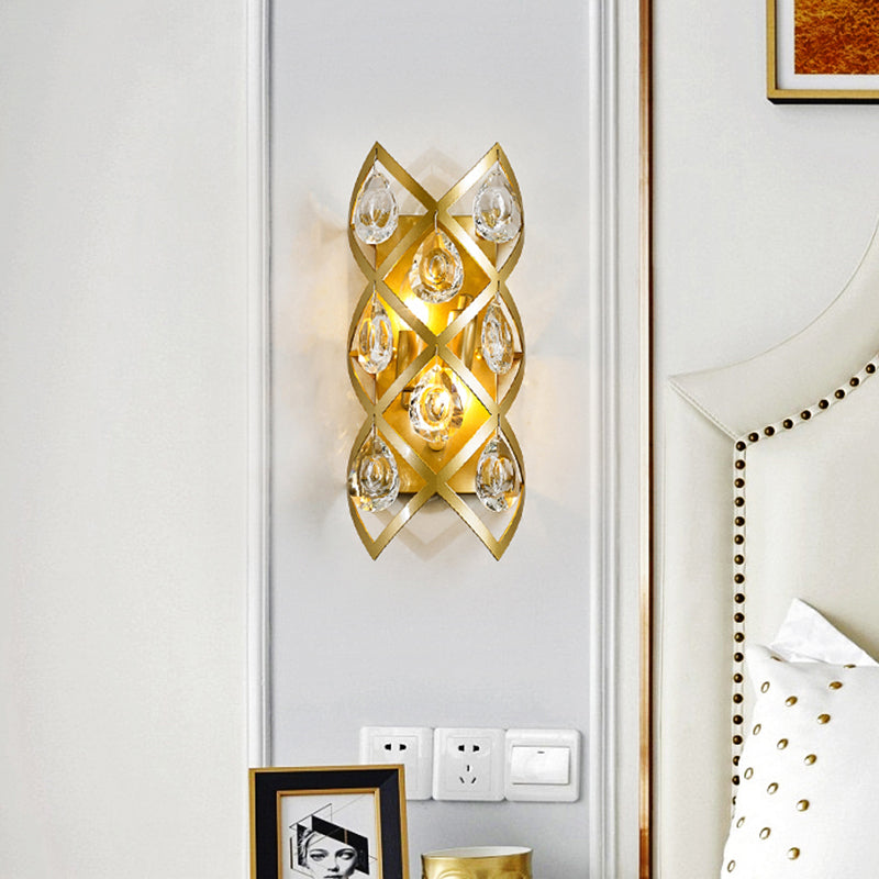 Lampada da parete da comodino in cristallo incrociato della metà del secolo, lampada con montatura in oro con 2 teste
