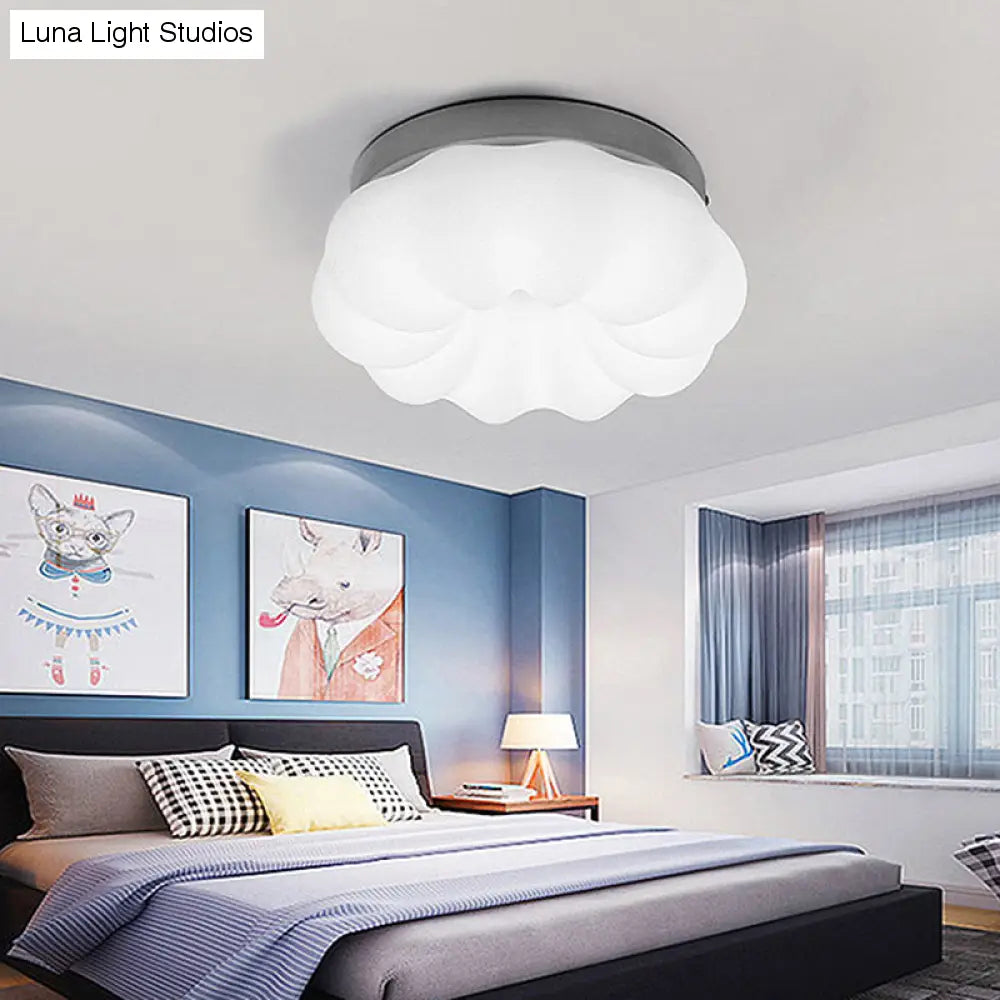Skurrile Kinderzimmerbeleuchtung: LED-Deckenleuchte Cloud aus Kunststoff in Weiß