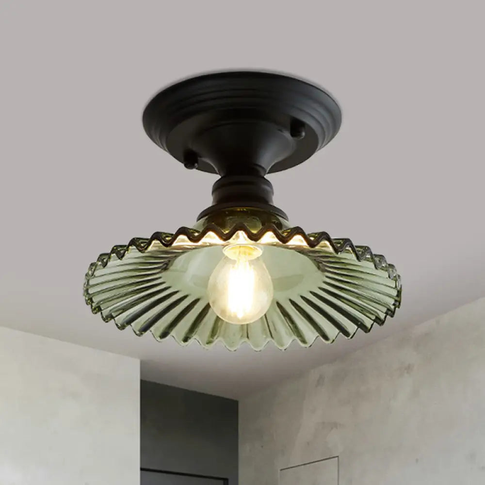 Semi-affleurant industriel festonné – Luminaire à une lumière en verre nervuré transparent/vert pour les espaces intérieurs