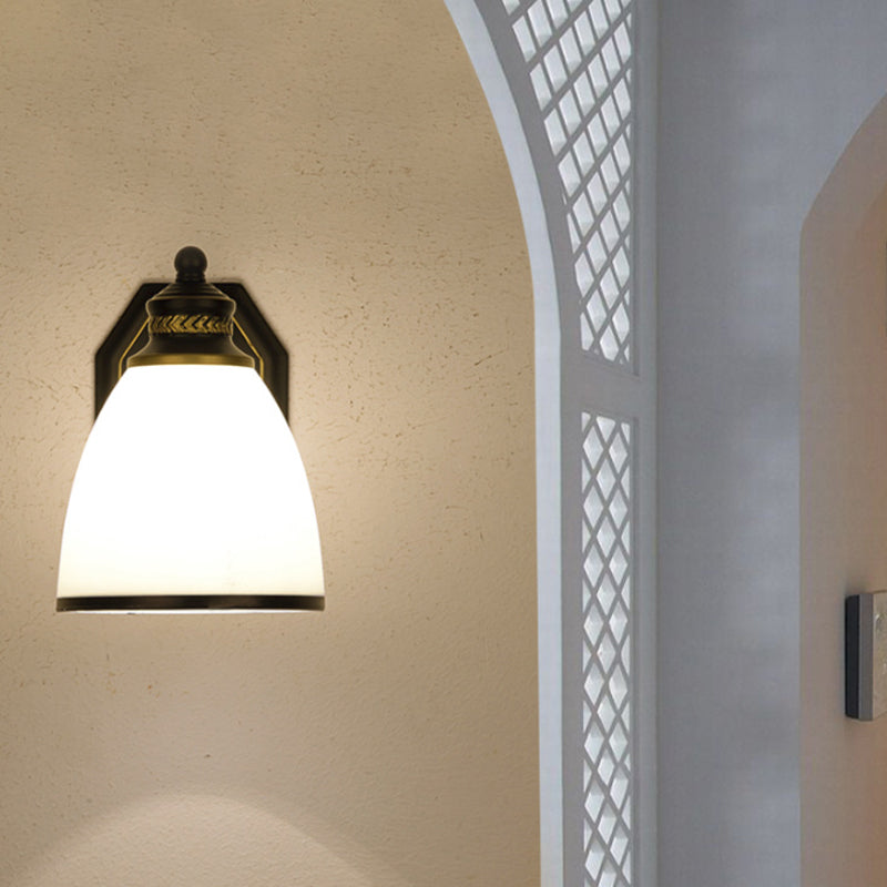 Lampada da parete classica in vetro color crema - Lampada da parete nera a forma di campana per soggiorno
