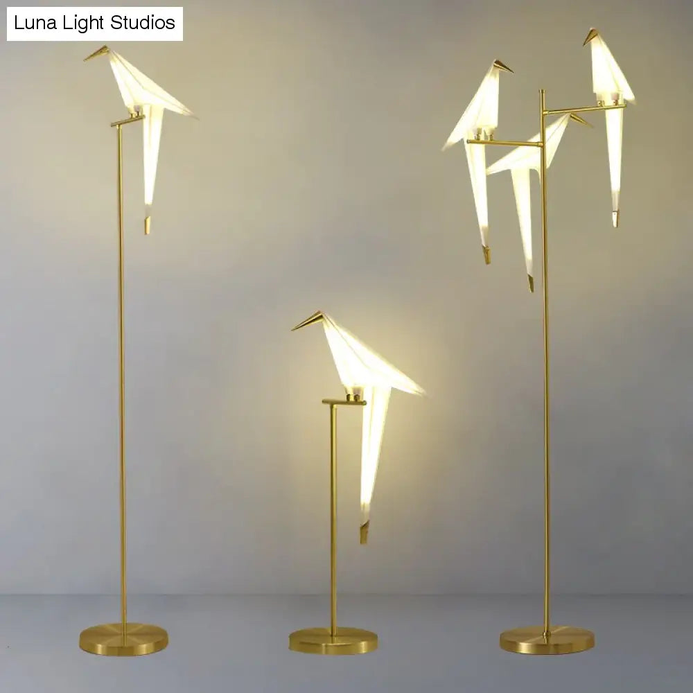 Lámpara de pie de pájaro nórdico, creativas lámparas de pie acrílicas de mil grullas de papel para sala de estar, dormitorio, decoración del hogar, lámpara de pie dorada