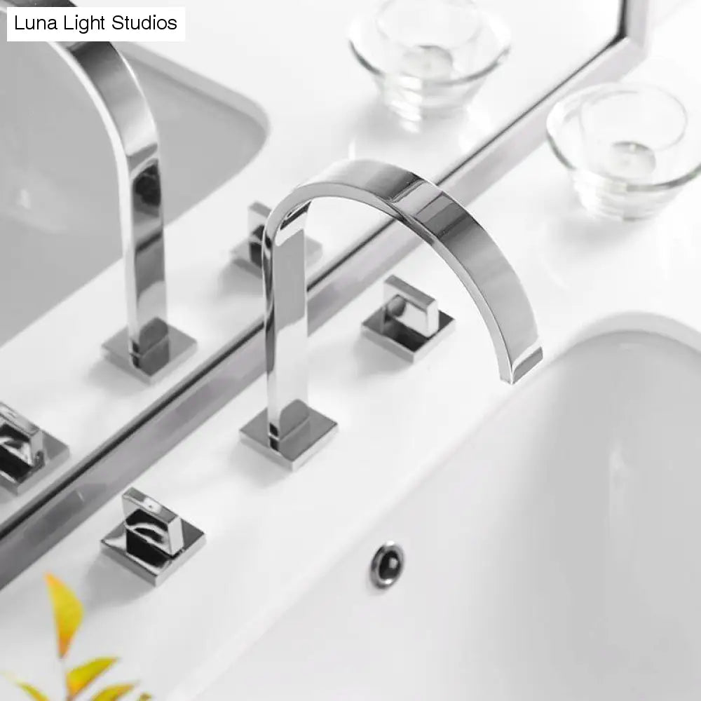 HydroBliss - Moderne badkamerkraan met dubbele handgreep