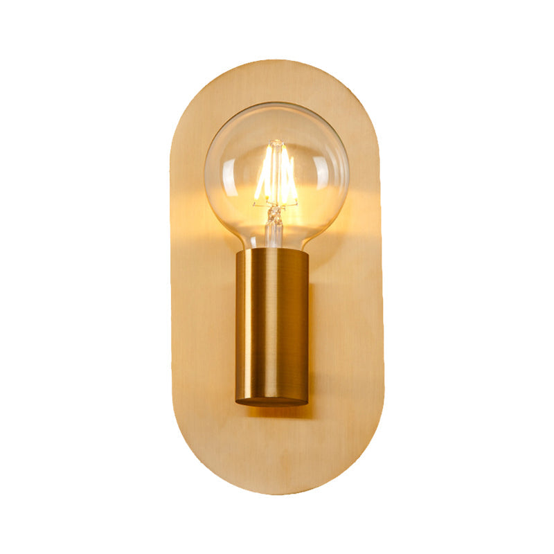 Moderne goldene Wandlampe mit freiliegender Glühbirne und Metallrückplatte