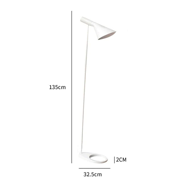 Lámpara de pie AJ ​​de diseño nórdico, luz de pie de Metal negro para sala de estar, dormitorio, mesita de noche, lámparas de pie decorativas, Luminaria de iluminación