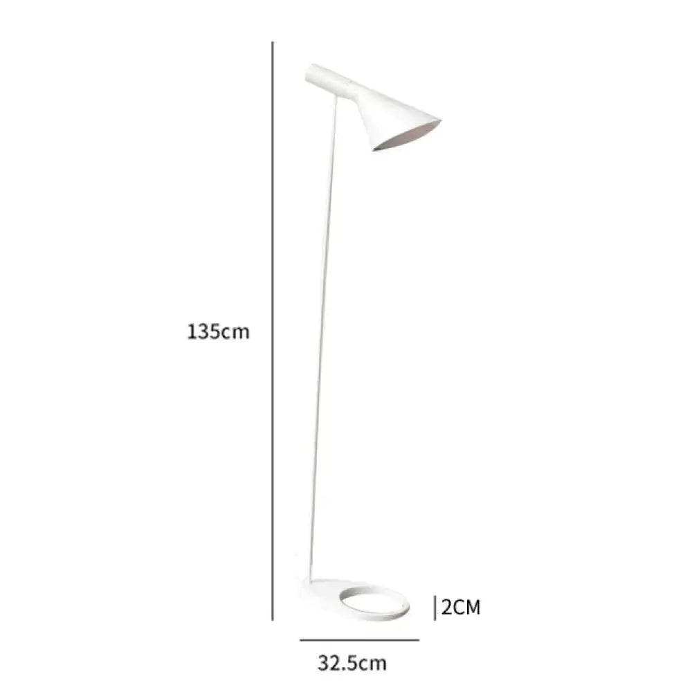 Lámpara de pie AJ ​​de diseño nórdico, luz de pie de Metal negro para sala de estar, dormitorio, mesita de noche, lámparas de pie decorativas, Luminaria de iluminación
